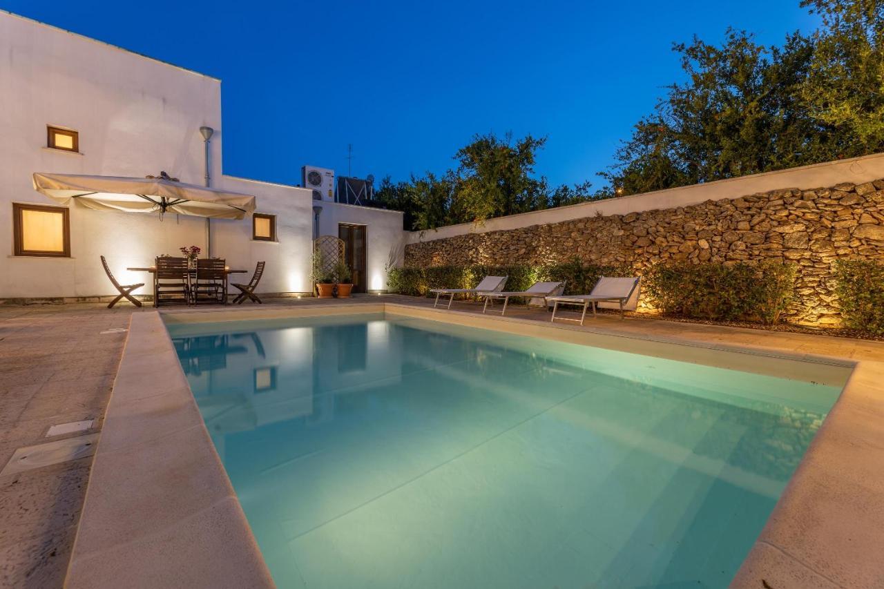 Villa Courtyard With Pool Racale Exterior foto