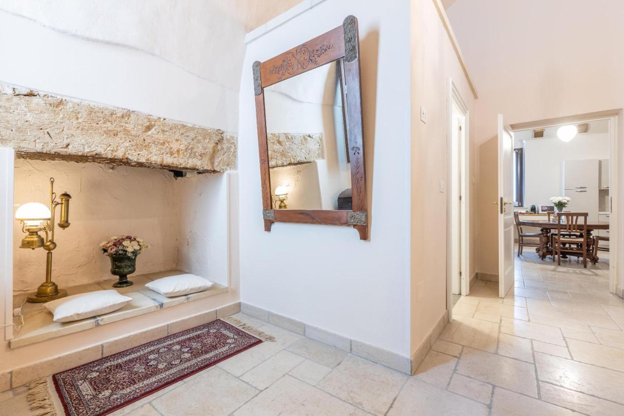 Villa Courtyard With Pool Racale Exterior foto